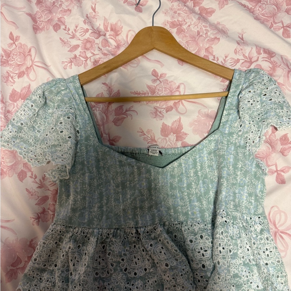 American Eagle Outfitters Mint Floral Top